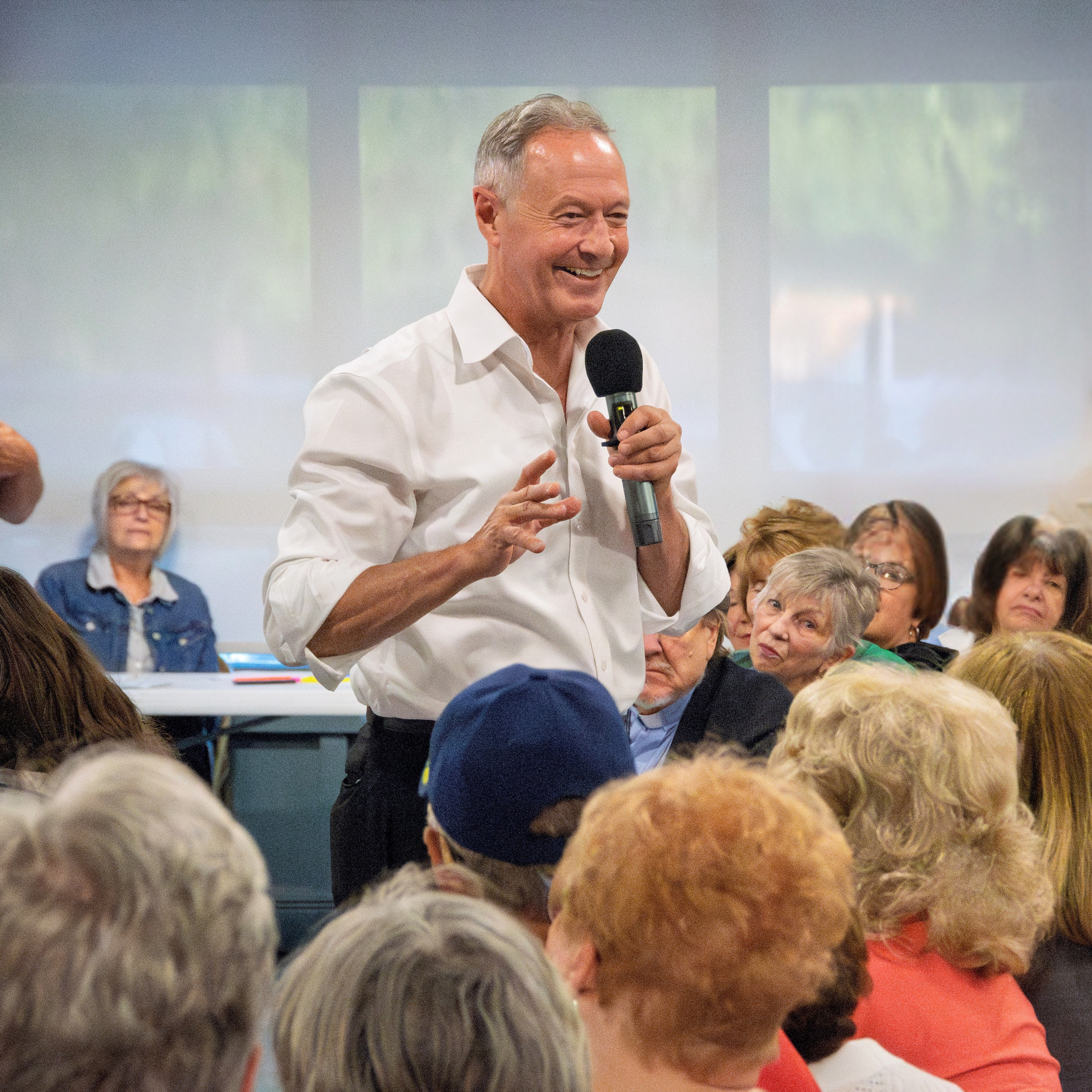 Martin O'Malley speaking with a crowd